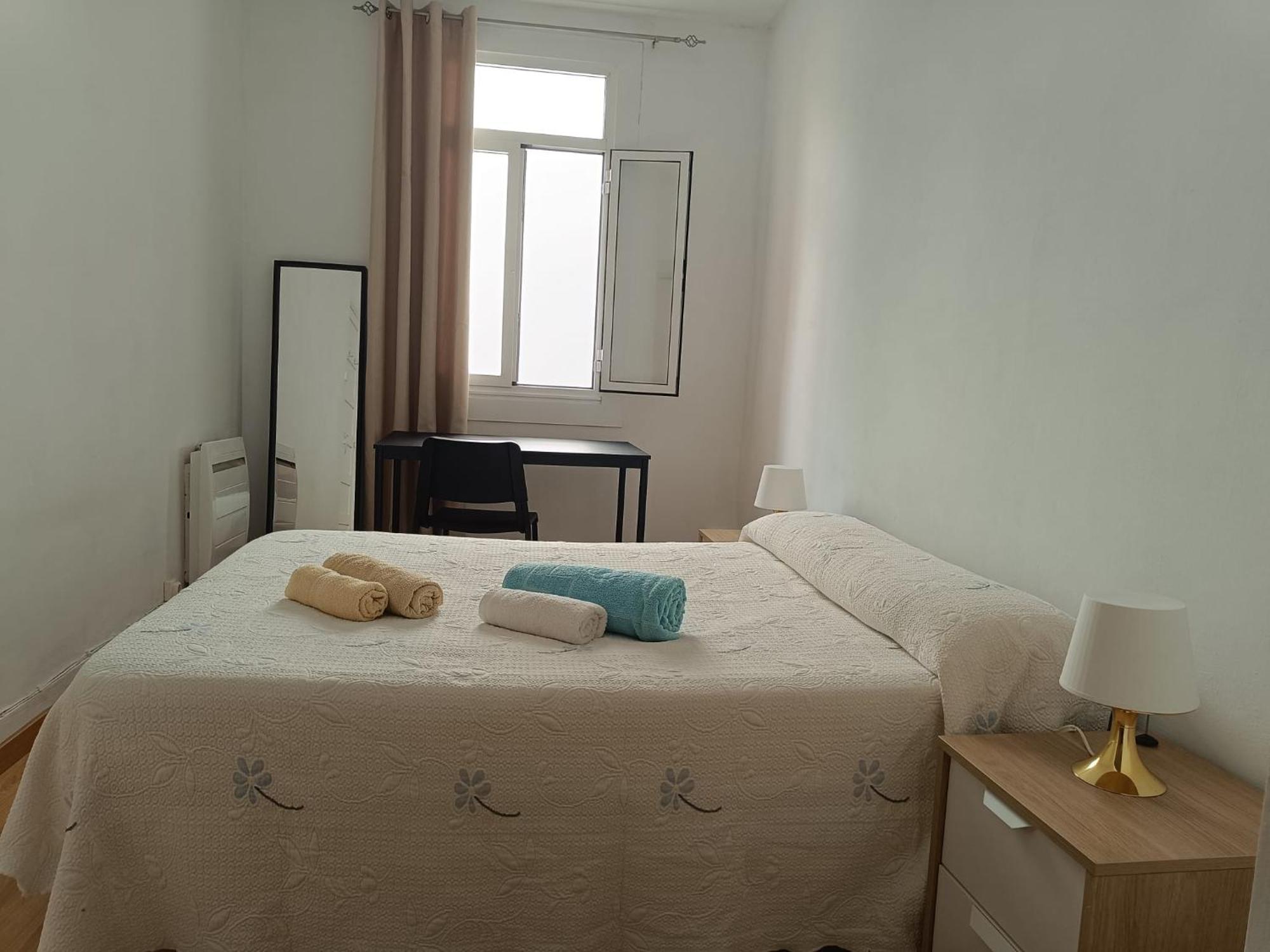 Residencia Estudiantil Vintage: Encanto Rústico Sin Ascensor A Coruna