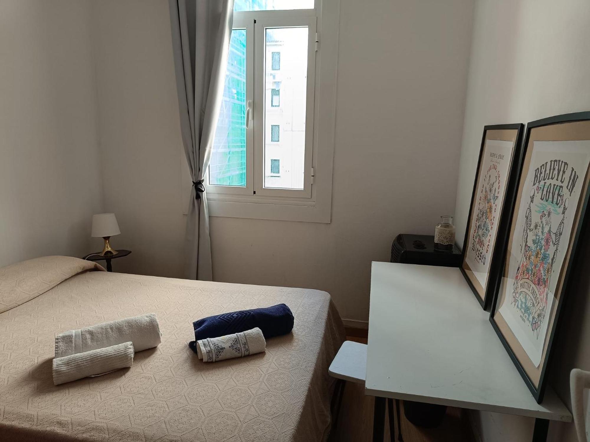 Residencia Estudiantil Vintage: Encanto Rústico Sin Ascensor Apartment